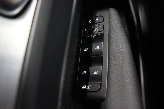 Vehicle Image 29