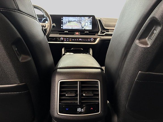 Vehicle Image 26