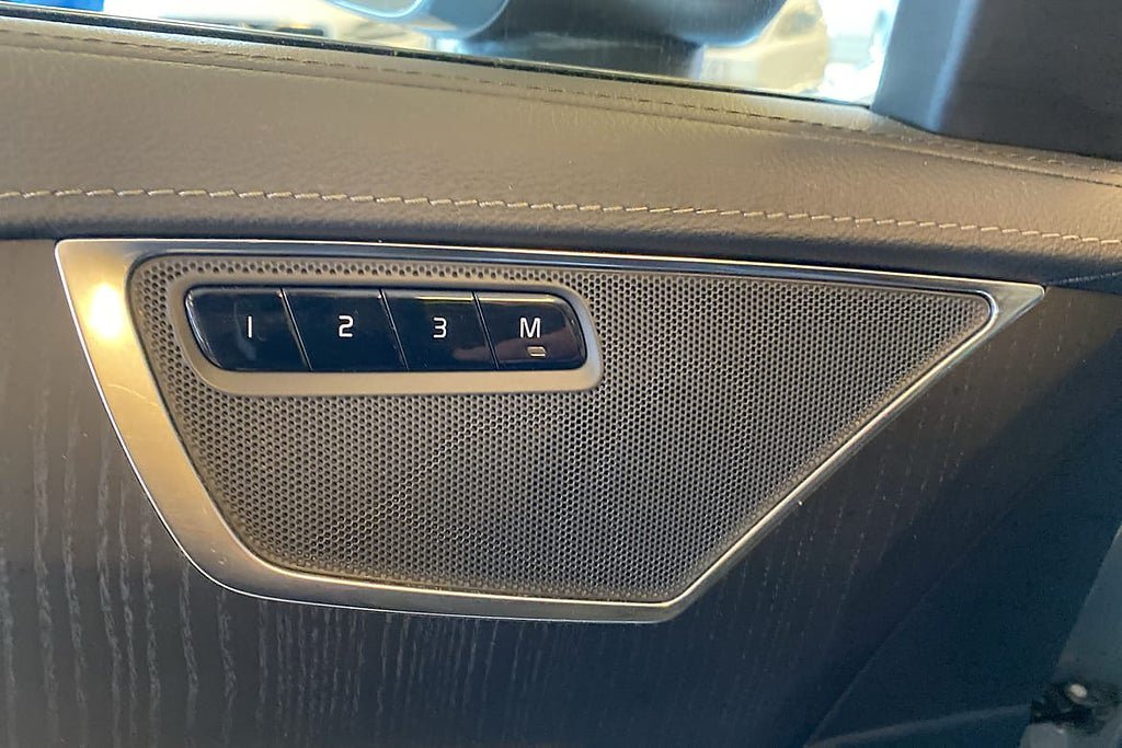 Vehicle Image 38