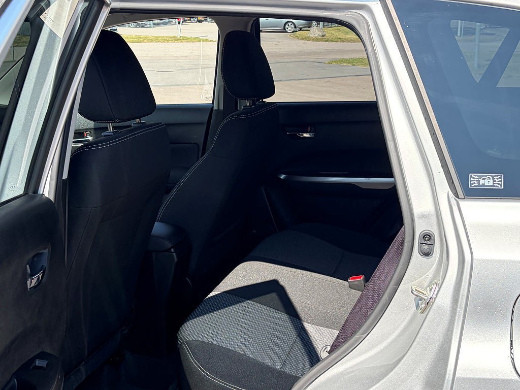 Vehicle Image 6