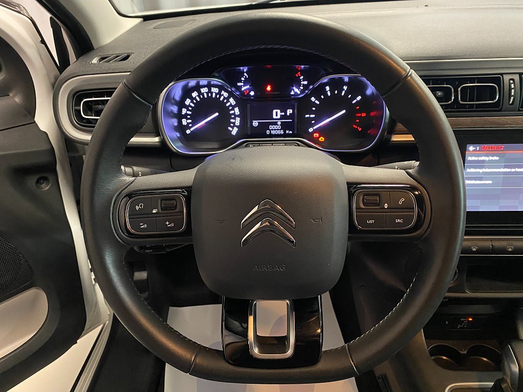 Vehicle Image 17