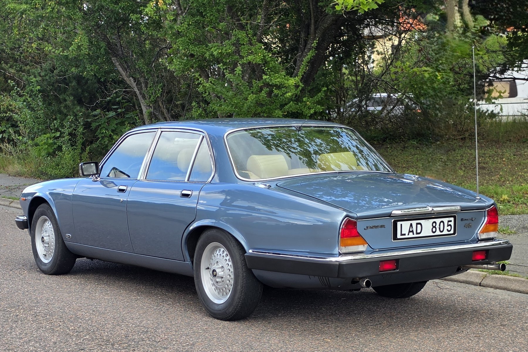 Vehicle Image 23
