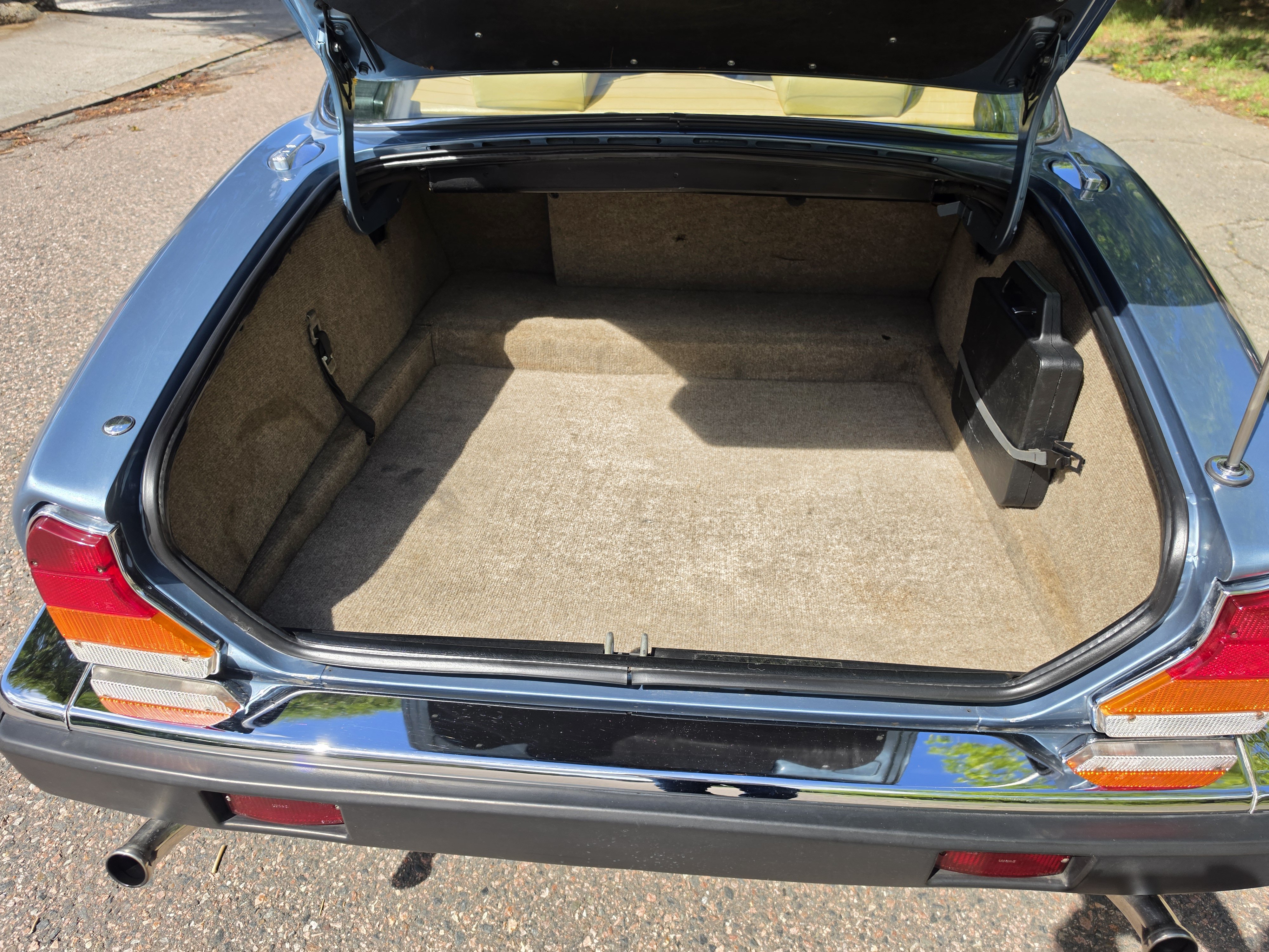 Vehicle Image 33