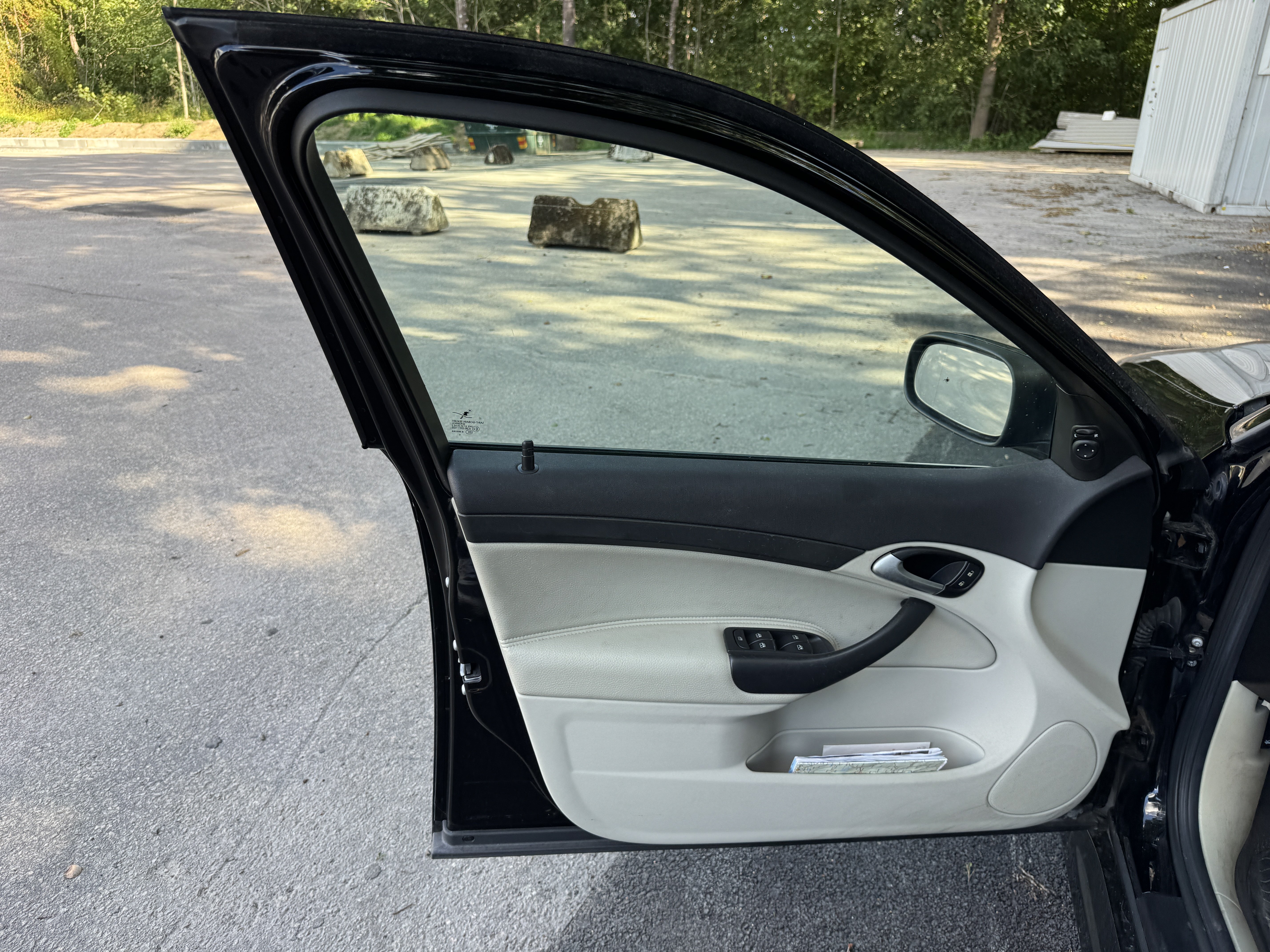 Vehicle Image 42