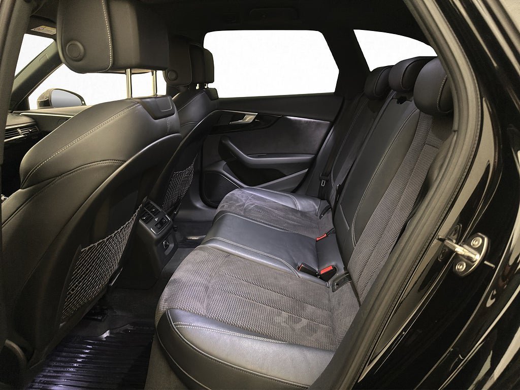Vehicle Image 26