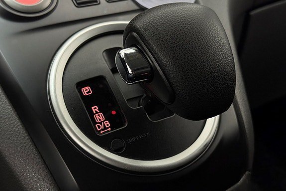 Vehicle Image 24