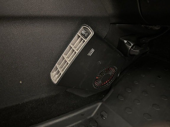 Vehicle Image 17