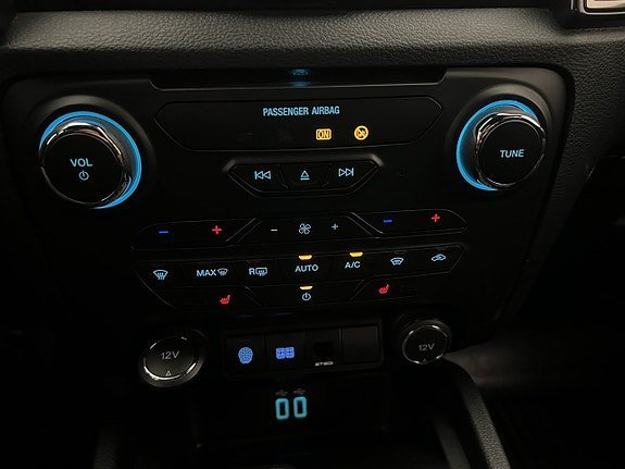 Vehicle Image 29