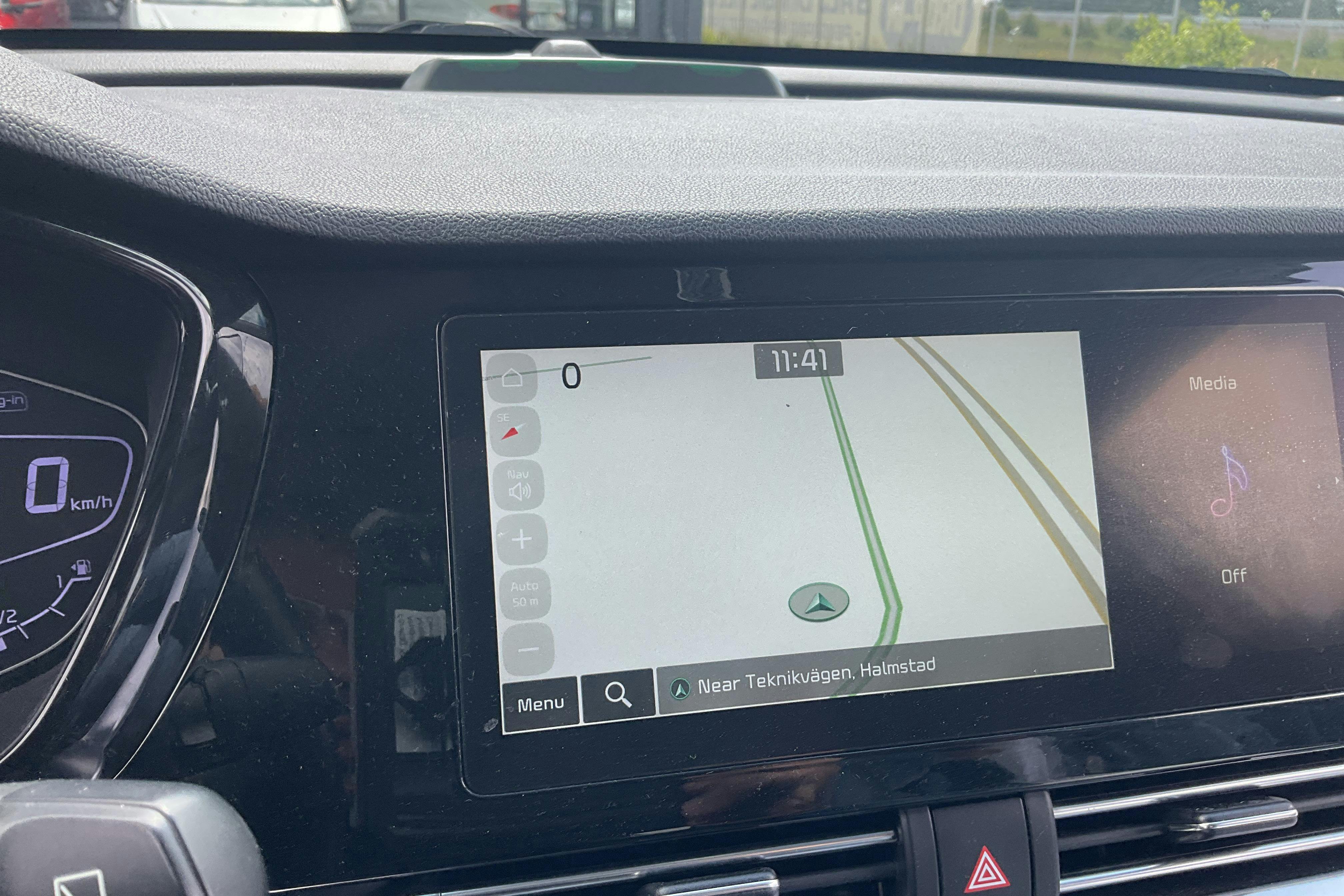 Vehicle Image 12