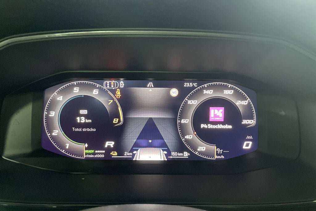 Vehicle Image 25