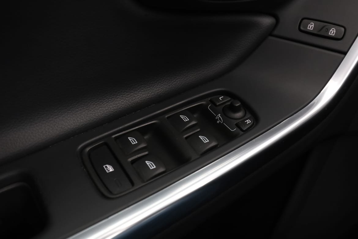 Vehicle Image 33