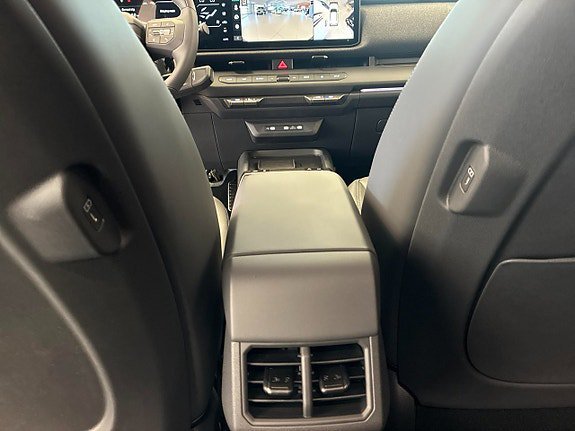 Vehicle Image 27