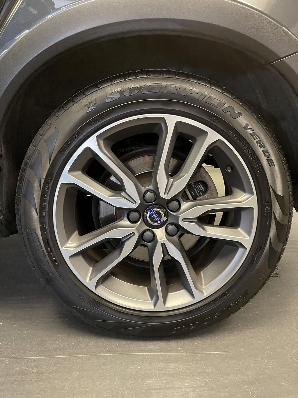 Vehicle Image 10