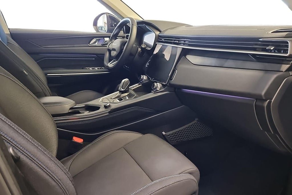 Vehicle Image 10