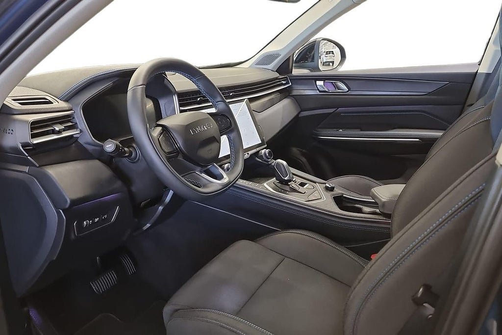 Vehicle Image 12