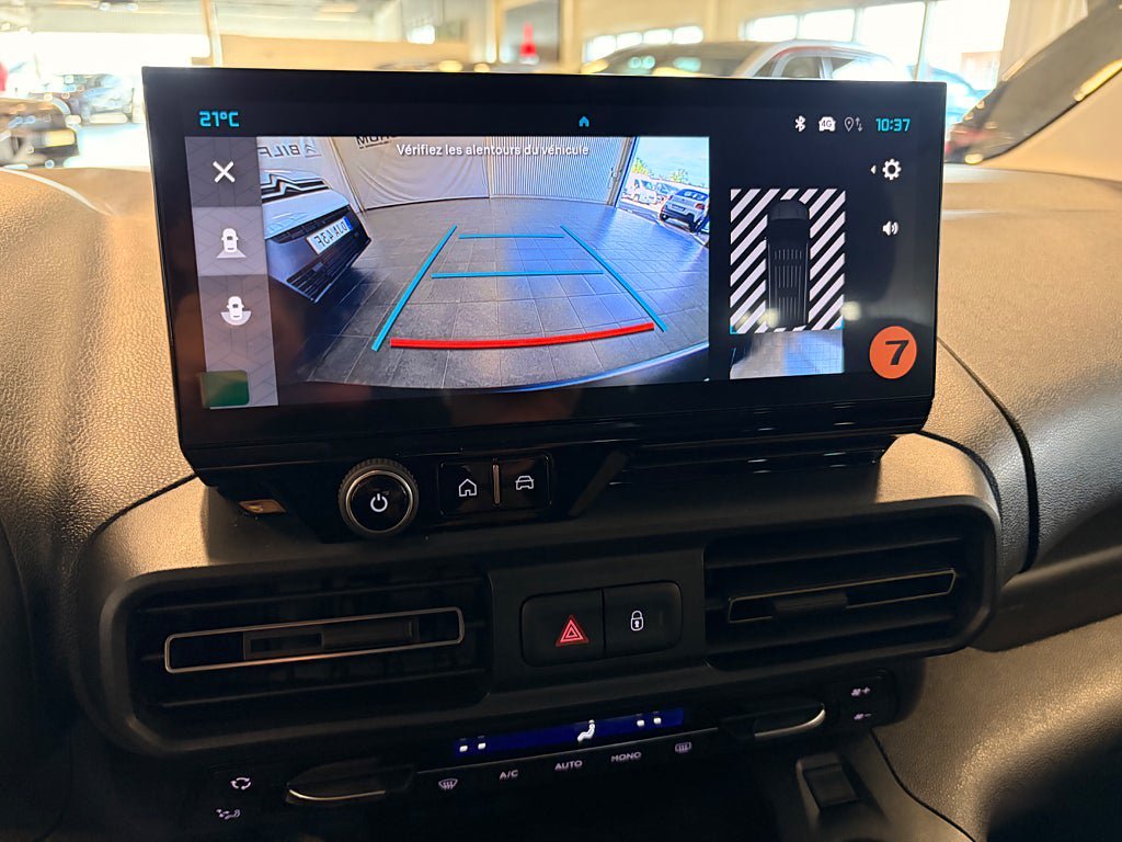 Vehicle Image 12