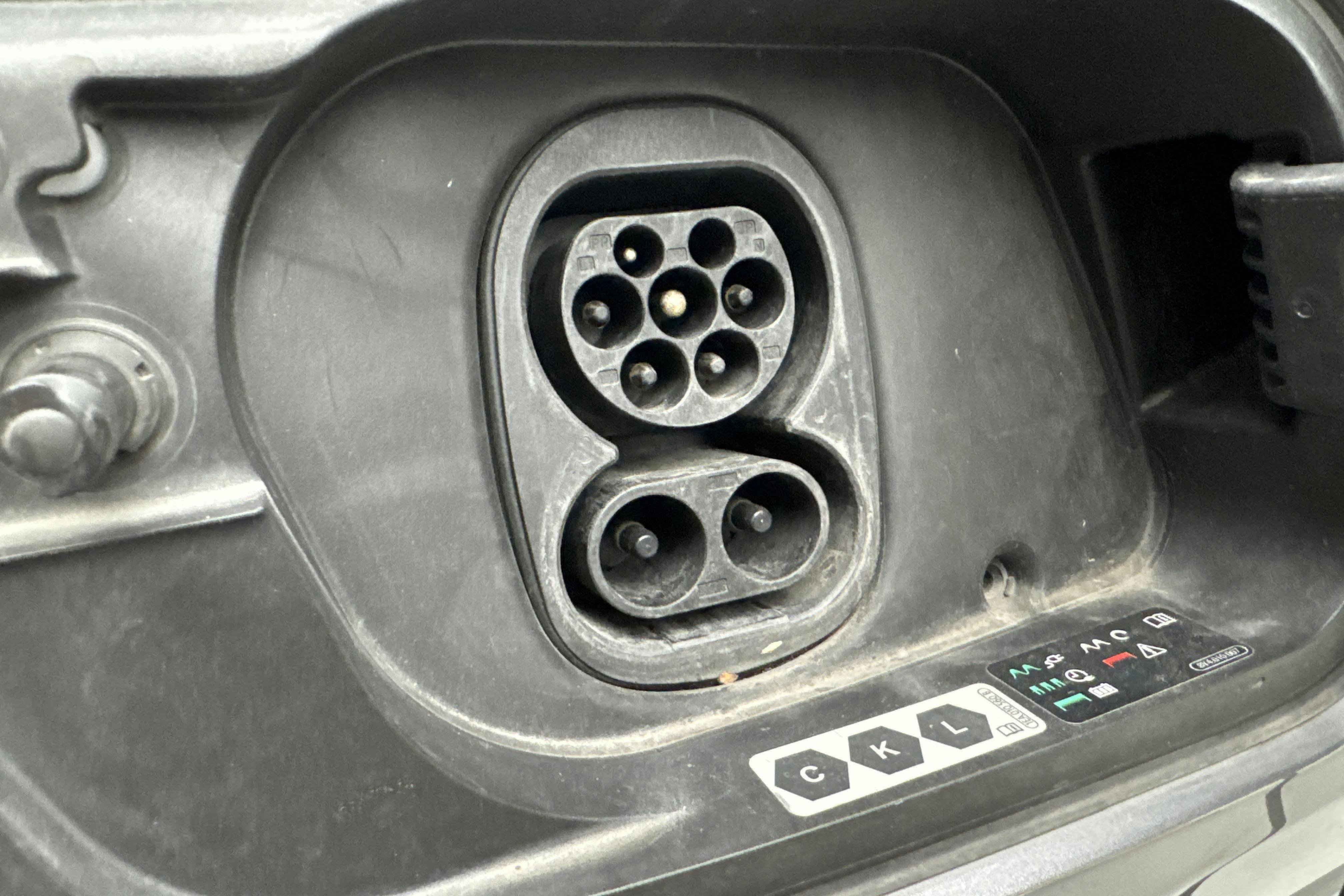 Vehicle Image 16