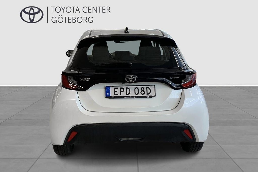 Vehicle Image 6