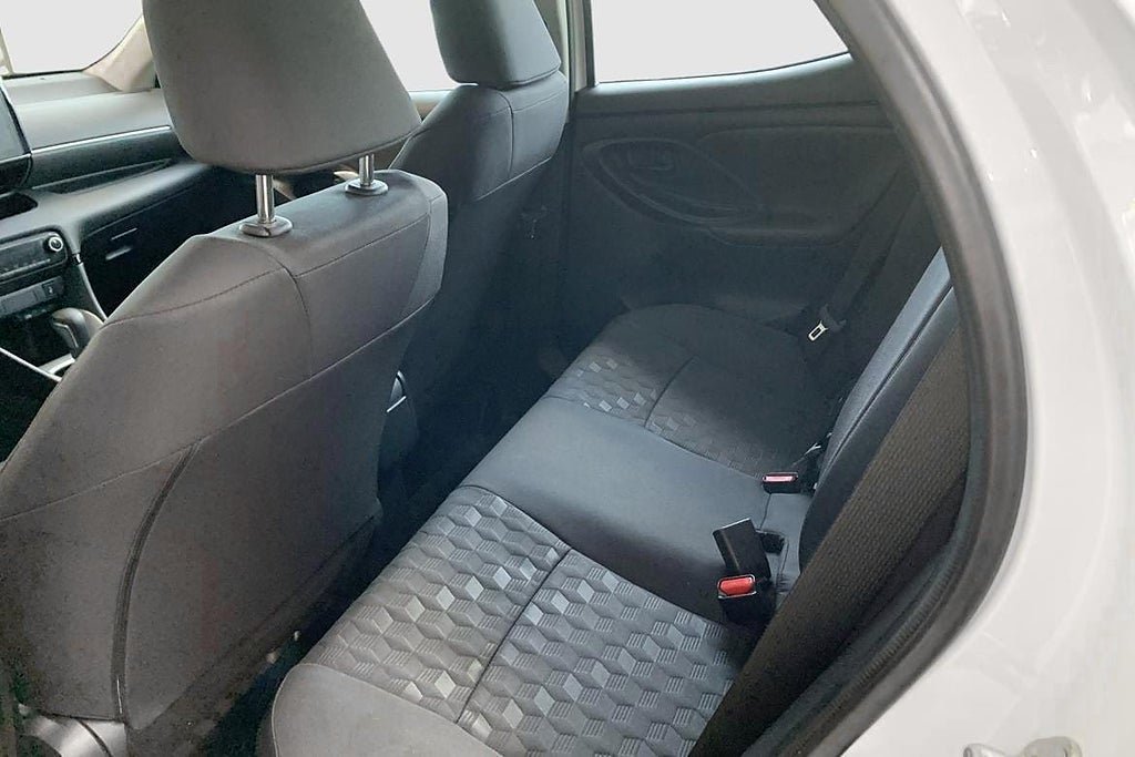 Vehicle Image 9