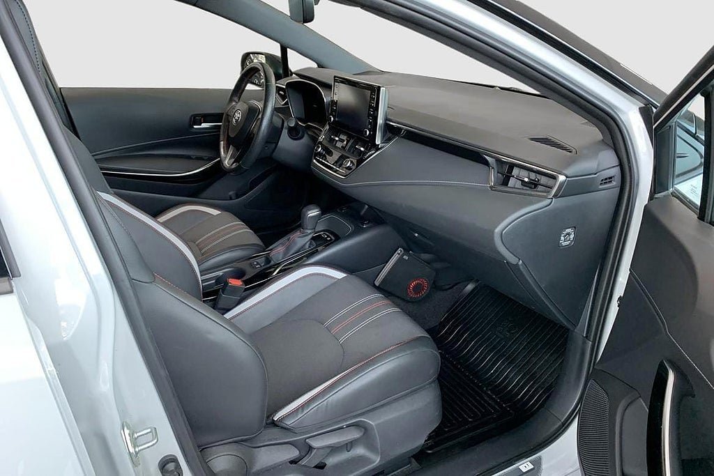 Vehicle Image 8