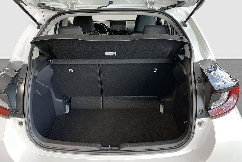Vehicle Image 12