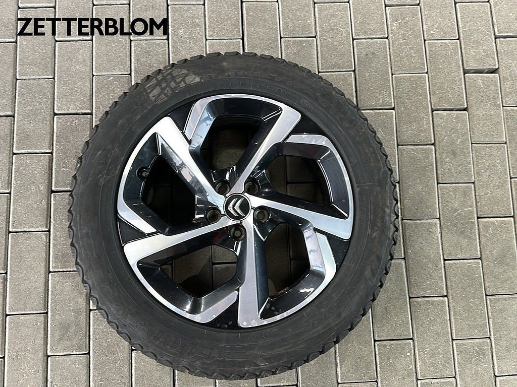Vehicle Image 16
