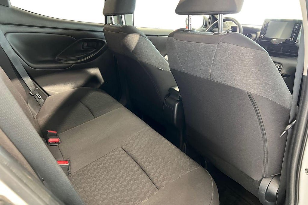 Vehicle Image 9