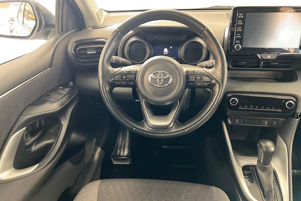 Vehicle Image 11