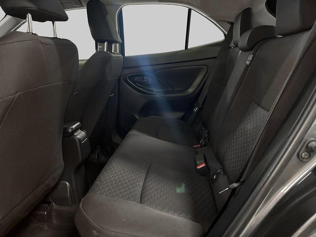 Vehicle Image 10