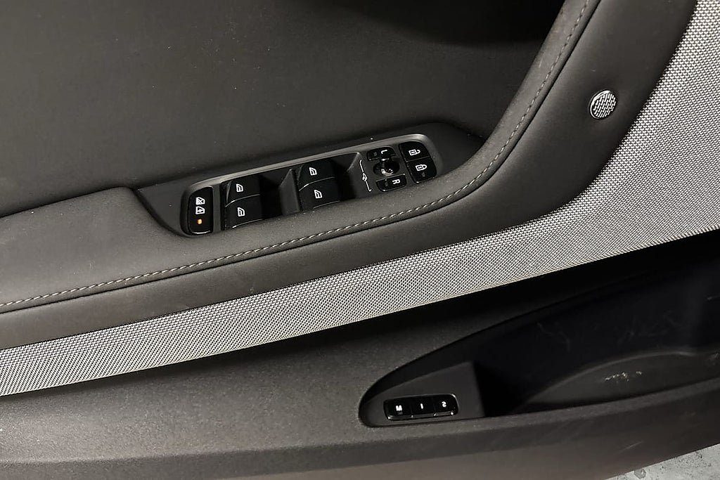 Vehicle Image 40