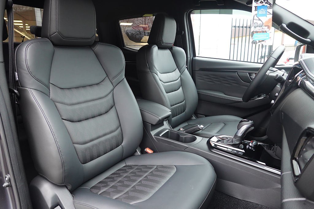 Vehicle Image 9