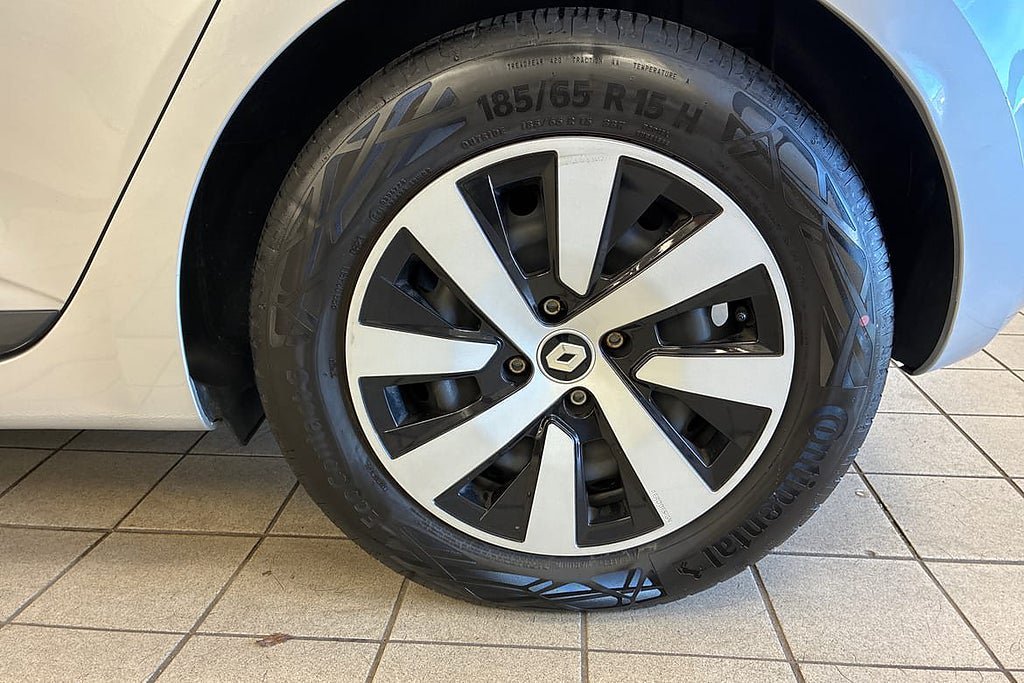 Vehicle Image 17