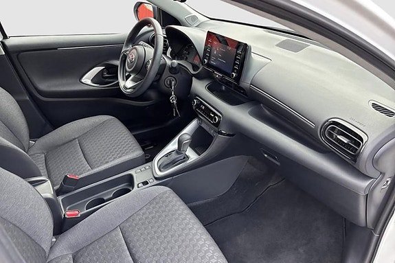 Vehicle Image 8
