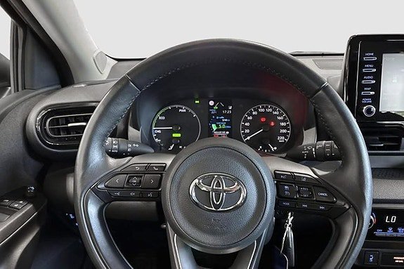 Vehicle Image 11