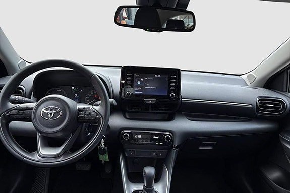 Vehicle Image 10