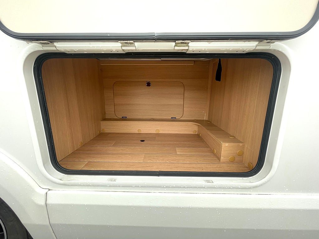 Vehicle Image 24