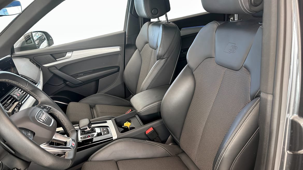 Vehicle Image 8