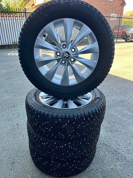 Vehicle Image 15
