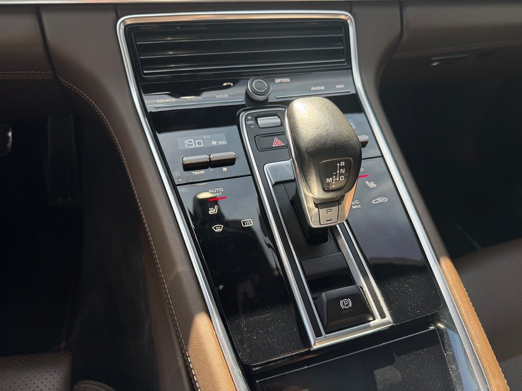 Vehicle Image 24