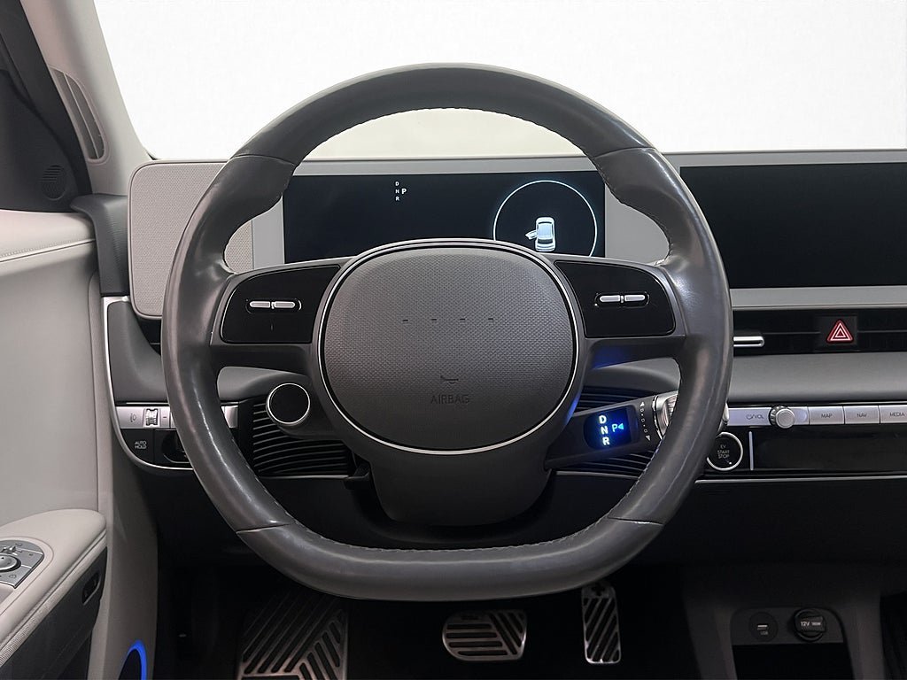 Vehicle Image 16