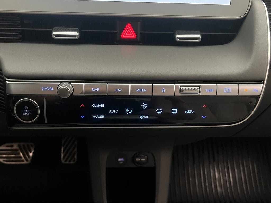 Vehicle Image 26