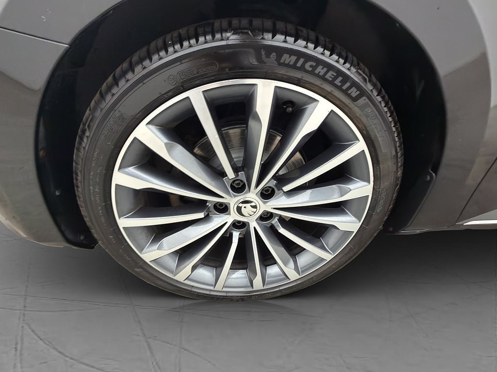 Vehicle Image 33