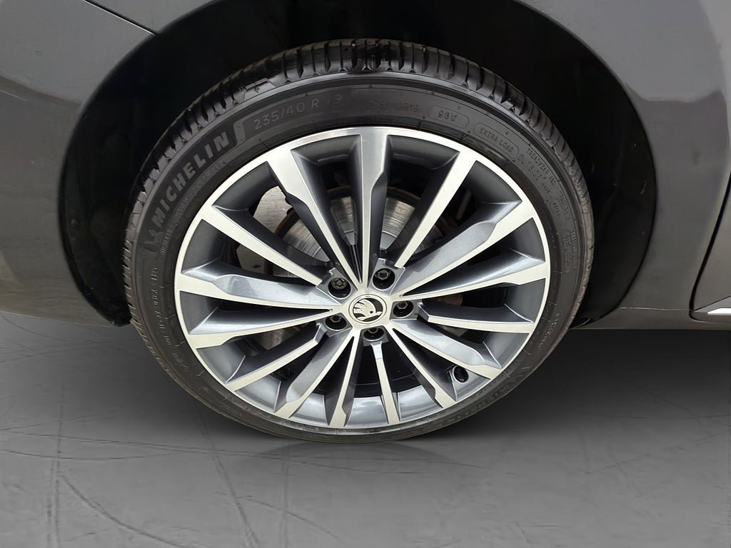 Vehicle Image 35