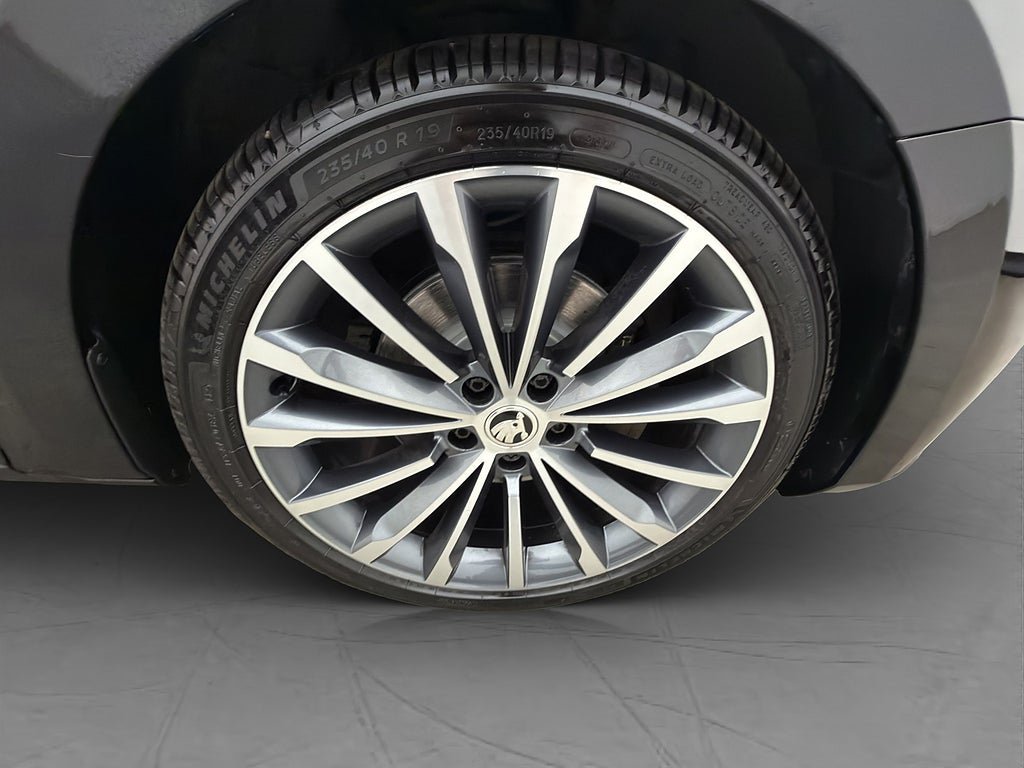 Vehicle Image 36