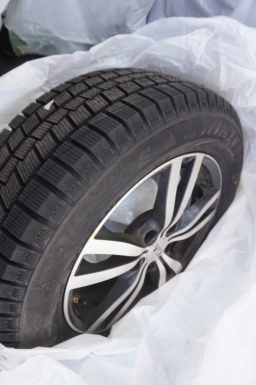 Vehicle Image 9