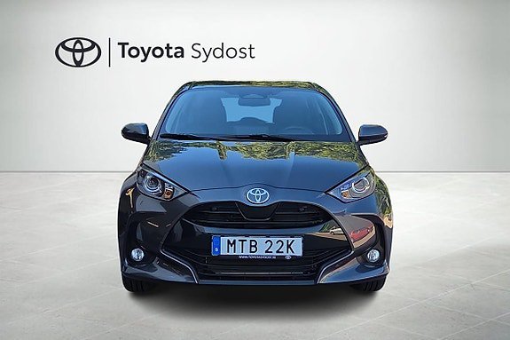 Vehicle Image 9