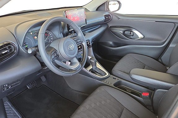 Vehicle Image 10