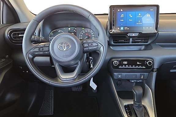 Vehicle Image 12