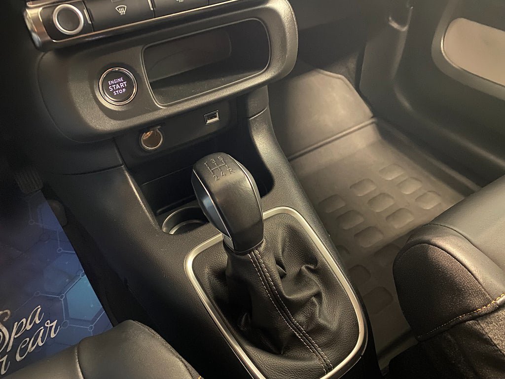 Vehicle Image 16