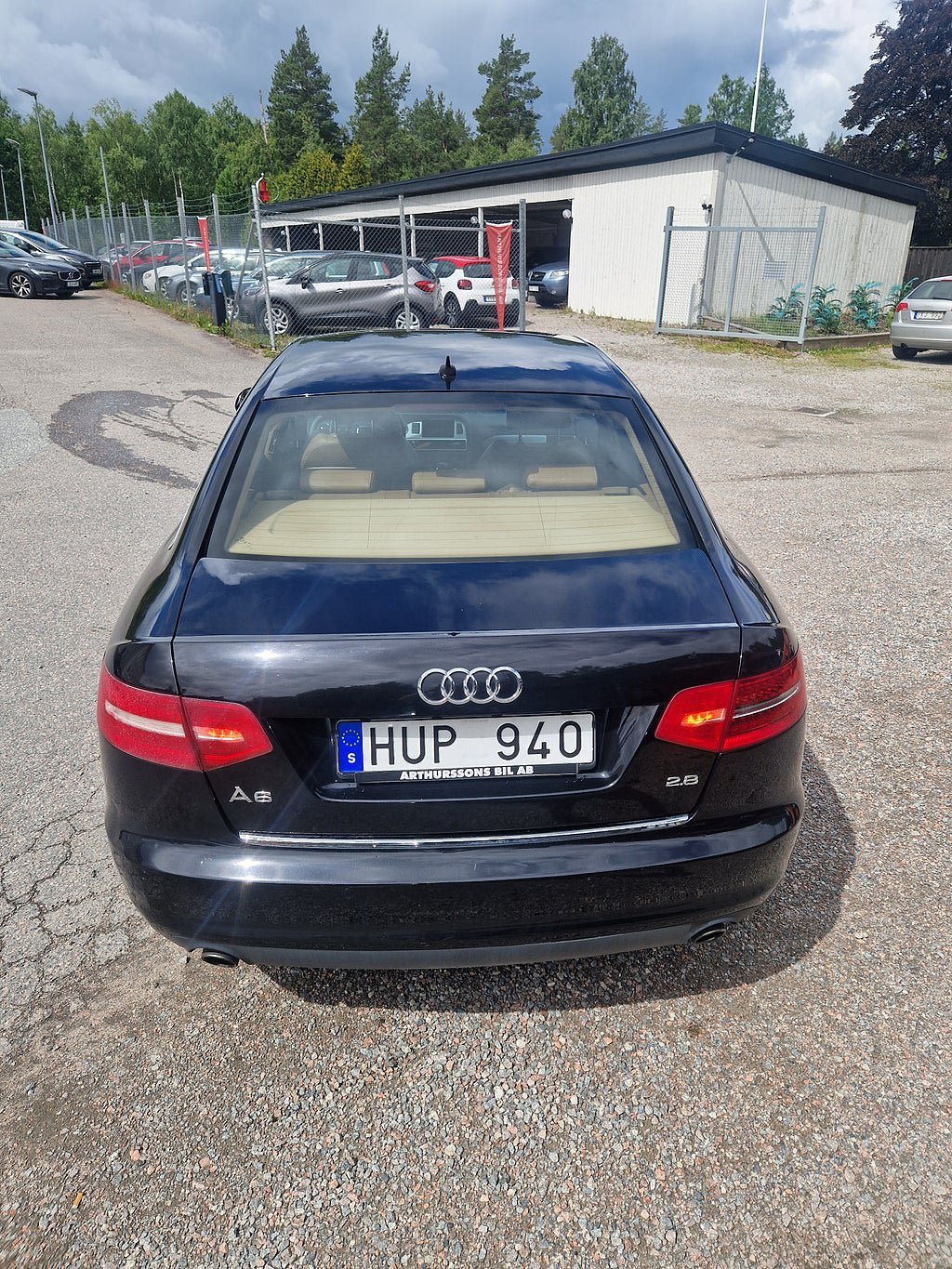 Vehicle Image 6